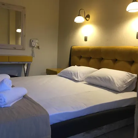 Lägenhetshotell Zeus Potos