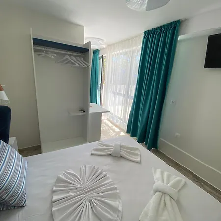 Zeus Lägenhetshotell 3*